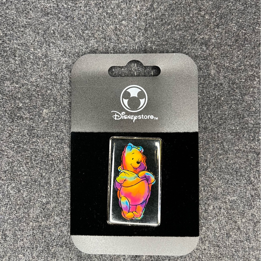 Cute Winnie the Pooh Pin - Picture 1 of 3